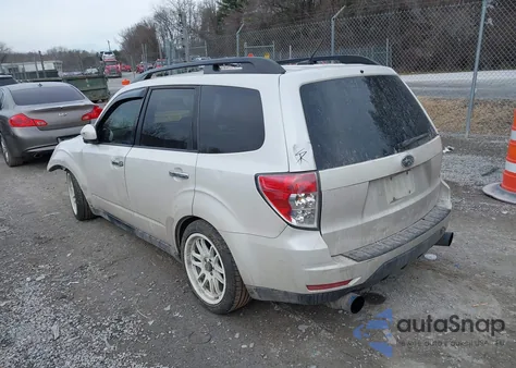 2013 Subaru Forester 2.5X Premium z USA, uszkodzony, nr VIN JF2SHADC2DG413998